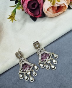 Pendientes colgantes Kundan con incrustaciones de piedras cuadradas de diseño, pendientes Kundan chapados en oro antiguo para mujer, fabricante de pendientes de boda. - Product Image 4
