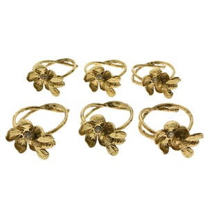 Anneaux de serviette en forme de fleur finis or avec détails décoratifs, parfaits pour les fêtes, les événements et la mise en valeur de tables de luxe, en provenance d'Inde. - Product Image 6