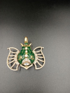AMAIRA JEWELS <b>Elephant</b> Shape Gold Plated Green Stone Brooch Pins Unisex Fashion Accessory Engagement Party Wedding <b>Gift</b> - Product Image 3
