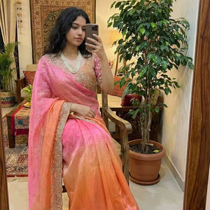 Sari elegante de primera calidad para bodas y fiestas con blusa con bordado Jhal elaborado - Product Image 1