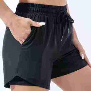 Shorts de yoga taille haute noirs pour femmes grandes tailles PIHA SPORTS avec poches, coupe décontractée, en Spandex/Nylon très extensible, idéal pour l'été - Product Image 3