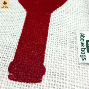 Sac cadeau pour bouteille de vin en jute naturel laminé, emballage cadeau pour vin, 13x36x13 cm, logo personnalisé, vente en gros, OEM, marque privée, modèle SNC75 - Product Image 3