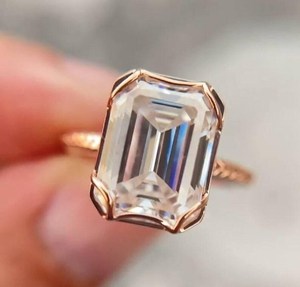 Anillo Solitario de Moissanita con Corte Esmeralda para Mujer, Plata 925 Original con Baño de Oro Rosa, Joyería Fina Premium, Regalo para Ella - Product Image 5