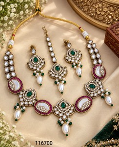Elegante Juego de Joyería Kundan de Latón Chapado en Oro, Collar y Aretes con Perlas de Imitación, Joyería Nupcial para Regalo de Boda - Product Image 5