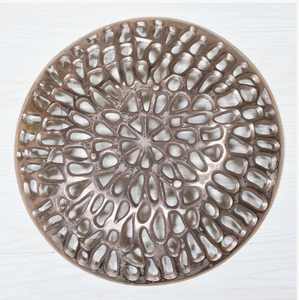 Plateau de service en aluminium de haute qualité, résistant aux aliments, finition dorée, idéal pour les repas à domicile et la mise en table d'événements spéciaux. - Product Image 6