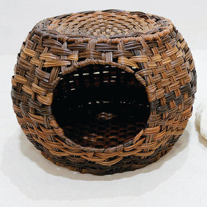 Wholesale Handwoven Eco-Friendly Water Hyacinth Cat Bed Cave with Soft Cushion for Cats - Product Image 6