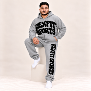 Conjunto de Sudadera con Capucha y Pantalones Jogger Unisex Gris Claro Texturizado con Diseño de Letras Negras, Etiqueta Personalizada, Ropa Urbana al por Mayor - Product Image 5