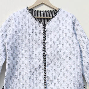 Chaqueta Acolchada con Estampado Animal para Mujer, Abrigo de Algodón Hecho a Mano, Chaqueta Acolchada Reversible, Prenda Exterior con Estampado de Bloques de Patchwork, Regalo - Product Image 1