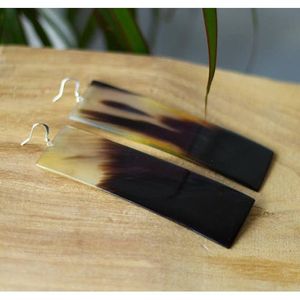 Pendientes de Cuerno de Búfalo Indio Orgánico, Hechos a Mano, Ecológicos, Joyería Artesanal Natural - Product Image 1