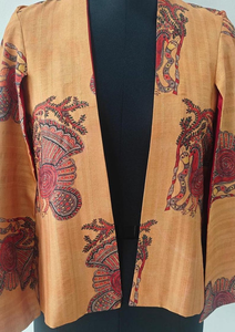 Chaqueta Kimono de Seda Tussar Ligera y Transpirable Hecha a Mano para Mujer, Tejida con Estampado Étnico Madhubani - Product Image 6