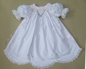 เดรสสม็อคสำหรับเด็กผู้หญิง สีขาว ปักลาย ปิดไหล่ ทรงเอ แขนทรงปีกค้างคาว แต่งลูกไม้ ยาวระดับเข่า สไตล์วินเทจ ใส่ได้ทุกวัน สบายๆ - Product Image 1