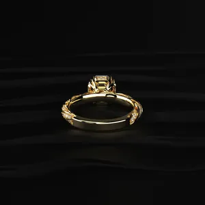 Bague solitaire en diamant octogonal de laboratoire 3 carats avec bande pavée torsadée, design spécial pour un look royal, clarté VVS-VS, certifiée IGI - Product Image 5