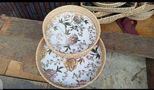 Bandeja Decorativa Moderna de Madera y Resina con Acabado Esmaltado y Diseño Impreso, Artesanía en Madera para Decoración de Restaurantes, Hoteles y Comedores - Product Image 2