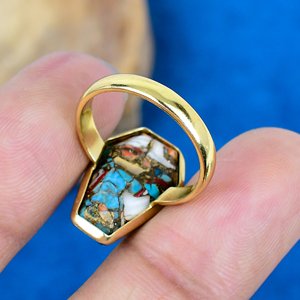 Bague artisanale en turquoise coquille d'huître bleue épineuse, forme cercueil, en argent sterling 925 plaqué or rose - Product Image 4