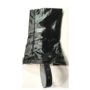 Nuevas reproductaciones de polainas de la era de la Guerra Civil, también conocidas como polainas o protectores de pantalones, hechas de lona negra encerada con cierres de hebilla. - Product Image 4