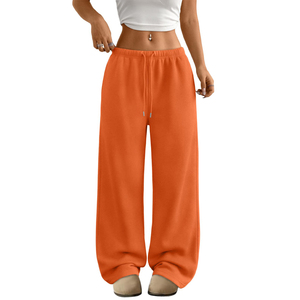 Pantalon de survêtement ample en molleton pour femme, coupe décontractée, design personnalisé, style streetwear oversize, en vente - Product Image 1
