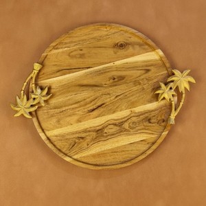 Plateau de service rond en bois naturel avec poignées en forme de palmier, plateau en bois fait main pour la cuisine, la table à manger, la présentation de fruits et de collations - Product Image 1