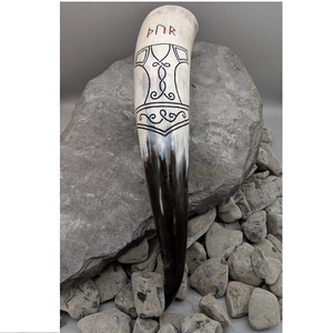 Corne à boire Viking en matériau organique, support de sangle, artisanale, polie, écologique, corne à bière médiévale nordique, vaisselle - Product Image 2