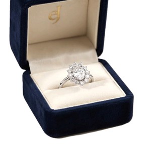 Anillo de Diseño Floral en Plata de Ley 925, Oro Sólido de 10K/14K, Diamante Cultivado en Laboratorio de Corte Ovalado de 2CT, Anillo de Boda, Anillo de Compromiso para San Valentín - Product Image 1