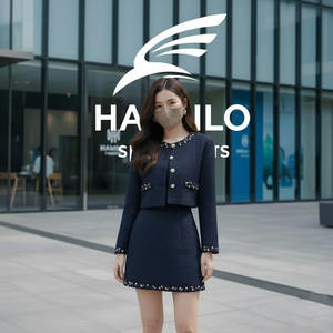 Conjunto de faldas personalizadas OEM a la moda para mujer, top corto con capucha y estampado de logotipo informal, conjunto de faldas con capucha para invierno - Product Image 2