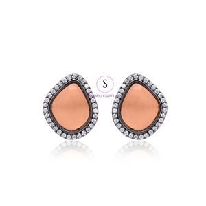 ต่างหูเงินชุบออกซิไดซ์ประดับด้วยหิน ดีไซน์โดดเด่น เครื่องประดับผู้หญิงแบบดั้งเดิม เหมาะสำหรับงานแต่งงาน ฮัลดี เมห์นดี และงานสังกีต - Product Image 4