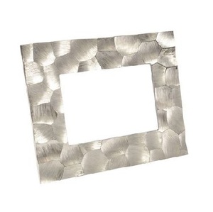 Marco de Fotos Artesanal de Plata con Textura de Bambú, Estilo Metal Reciclado, Portafotos de Bambú, Elegante Marco de Escritorio Estilo Chinoiserie - Product Image 2