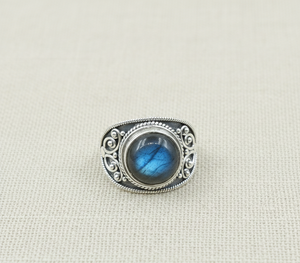 แหวนพลอยเซราฟินไนต์ธรรมชาติ เงินแท้ 925 ทำมือ รูปไข่ทรงคาโบชอง สีเขียว ของขวัญเครื่องประดับสำหรับผู้หญิง - Product Image 6