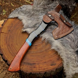 Hacha Artesanal para Exteriores con Mango de Turquesa y Resina |   Hacha Bushcraft de acero con alto contenido de carbono 1095 - Product Image 2