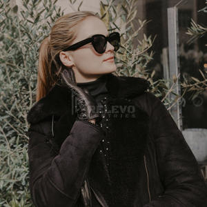 Guantes de Motocicleta Ajustables de Cuero – Guantes de Conducción Antideslizantes y Duraderos para Damas a Bajo Precio - Product Image 4