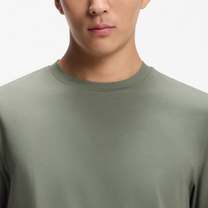 เสื้อยืดผู้ชายทรงเข้ารูป ผ้าเนื้อนุ่ม ยืดหยุ่นได้ ดีไซน์คอกลม พร้อมโลโก้ที่ปรับแต่งได้ ดีไซน์คุณภาพสูง - Product Image 2
