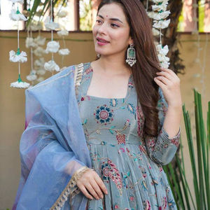 Vestido Anarkali Moderno de Organza con Estampado Digital, Listo para Usar, para Bodas y Fiestas Étnicas, de Secado Rápido, Exportación a Todo el Mundo desde Pakistán - Product Image 1