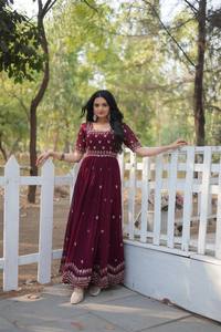Robe Anarkali longue brodée bordeaux pour femme, tenue traditionnelle indienne et pakistanaise pour mariage, en polyester, coupe ample, toutes saisons - Product Image 6