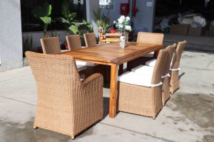 Ensemble de salle à manger d'extérieur de luxe PRCF-013 2026 en osier - Mobilier de jardin en rotin résistant aux intempéries avec table en teck et 8 chaises - Product Image 4