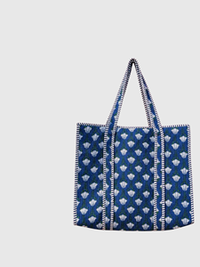 Bolso de mano de lona azul con estampado de conchas, estilo bohemio, parte superior abierta, para ir de compras en todas las estaciones - Product Image 1