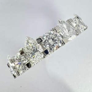 แหวนเพชรทรงหยดน้ำและทรงกลม 11.10 กะรัต ทำจากทองคำขาว 18K ฝังเพชรแบบเต็มวง ผลิตโดยผู้ผลิตเครื่องประดับชั้นดีตามสั่ง - Product Image 2
