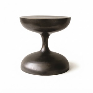Table d'appoint sablier moderne en bronze foncé, table d'appoint décorative de luxe en métal, tabouret en aluminium moulé - Product Image 1