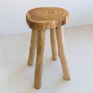 Taburete rústico de madera de teca hecho a mano con borde natural - Venta al por mayor desde India - Product Image 1