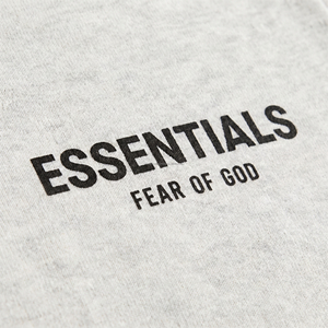 เสื้อยืดแขนสั้นสีเทาสำหรับผู้ชาย Custom Essentials โลโก้ยางนูน สไตล์ไฮสตรีท คอกลม ทรงปกติ ผ้าฝ้าย 100% ปรับแต่งได้ - Product Image 6