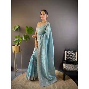 Hermosa ropa de boda sari con secuencia y trabajo de bordado multihilo - Product Image 5