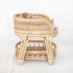 Table à langer en rotin naturel faite à la main pour poupées, de la meilleure qualité, grand mobilier pour poupées, jouets pour jeux d'imitation pour enfants - Product Image 1