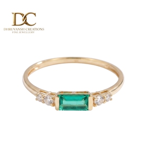 Bague en or massif 14 carats avec émeraude colombienne cultivée en laboratoire et accent de diamant cultivé en laboratoire, coupe émeraude, bague de fiançailles pour femme - Product Image 1