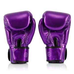 นวมชกมวย Fairtex สีม่วง แบบติดเวลโคร อุปกรณ์ฝึกมวยไทย สำหรับผู้ใหญ่ อายุ 14 ปีขึ้นไป - Product Image 2