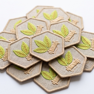 Parches bordados hexagonales con diseño de hoja y hilo de sastre, insignias botánicas de fábrica directa para delantales y uniformes - Product Image 1