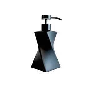 Distributeur de savon en acier inoxydable argenté gravé avec pompe, design vintage, flacon en métal poli brillant - Product Image 5
