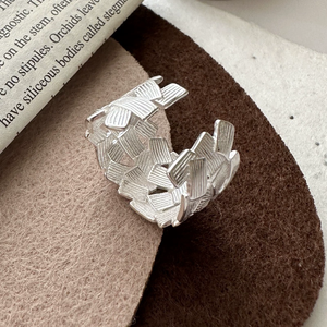 Gem Gem Engagement Children's S925 Sterling Silver Korean Style Niche Design Sense Matte Retro Line Ring Simple Heavy Industry - Product Image 2