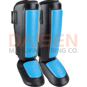 สนับแข้งหนัง PU ระดับมืออาชีพ พร้อมตัวล็อคแบบตะขอและห่วง สีดำ ขาว แดง ดีไซน์สำหรับผู้ใหญ่ ป้องกันการบาดเจ็บในการเล่นกีฬา น้ำหนักเบา - Product Image 4