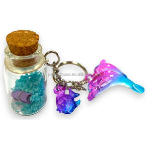 ของที่ระลึกรูปโลมาคุณภาพสูง ลายการ์ตูนสัตว์น่ารัก พิมพ์ลาย UV รูปทรง 3 มิติ ขวดทรายสีสันสดใส ทนทาน - Product Image 3