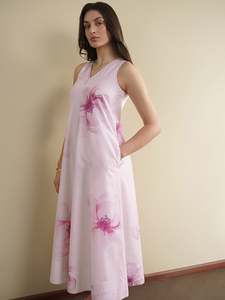 เดรสเชิ้ตพิมพ์ลายดอกไม้สีชมพู แขนสามส่วน ความยาวปานกลาง ทรงหลวม ปกคอพับ ผ้าฝ้ายทอ สวมใส่สบายๆ ในฤดูร้อน - Product Image 4