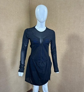 Vente en gros de maillots de bain pour femmes, fournisseur de maillots de bain personnalisés avec short intégré, manches longues, séchage rapide, extensible, robe de sport pour la remise en forme - Product Image 1