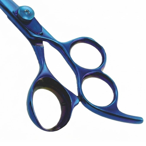 Ciseaux de coiffure professionnels en acier inoxydable, revêtement titane bleu, 3 anneaux, pour salon de coiffure, logo personnalisé, pour la coiffure. - Product Image 6